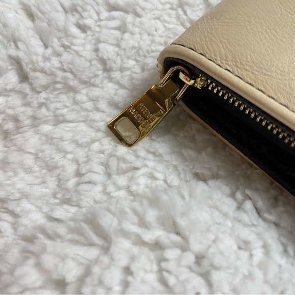 STEVE MADDEN ZIPPERED WALLET - Picture 4 of 10